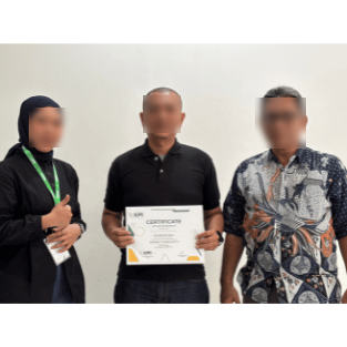 Dokumentasi Foto Bersama Trainer dan Peserta pada TRAINING INFRARED THERMOGRAPHY oleh KONSULTAN PELATIHAN INDONESIA