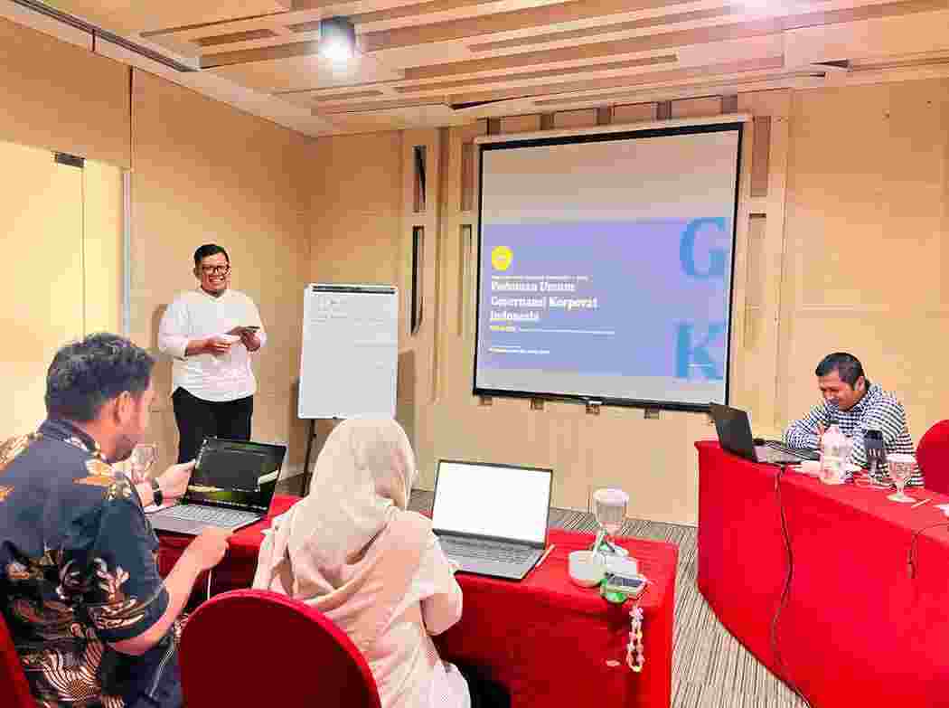Dokumentasi Foto Pembukaan / Penutupan Pelatihan pada TRAINING LEGAL AND REGULATORY COMPLIANCE oleh KONSULTAN PELATIHAN INDONESIA