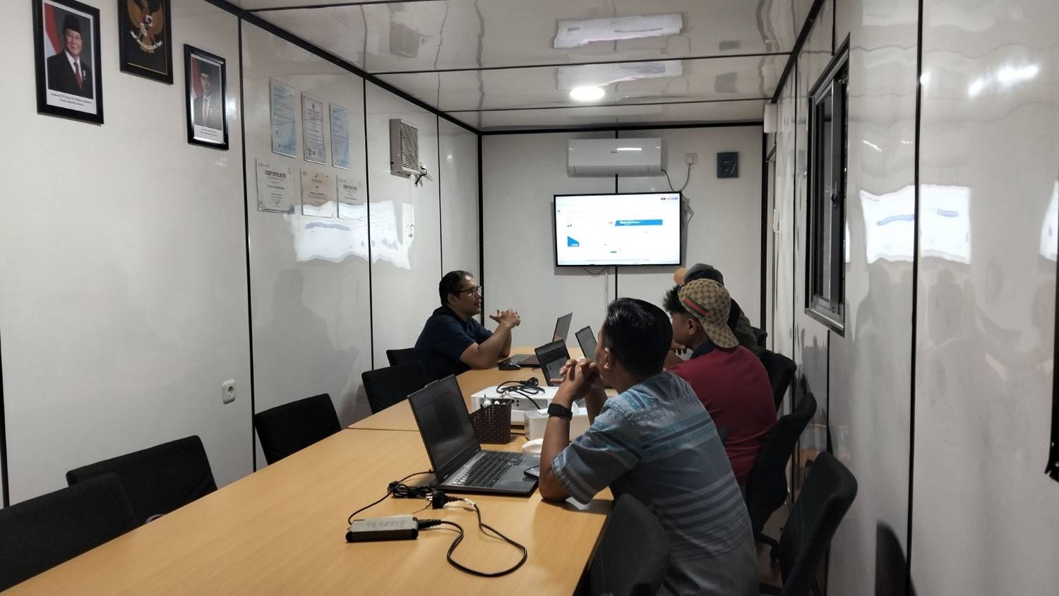 Dokumentasi Foto Training pada TRAINING TEKLA STRUCTURE oleh KONSULTAN PELATIHAN INDONESIA
